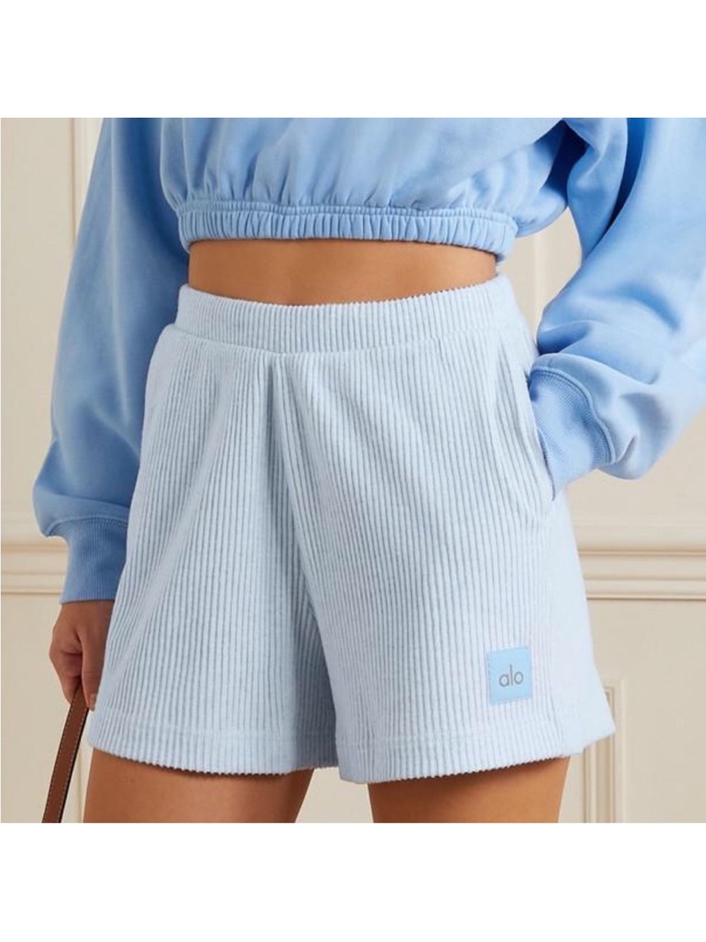 ALO Yoga xxs muse shorts only (set in other listing)